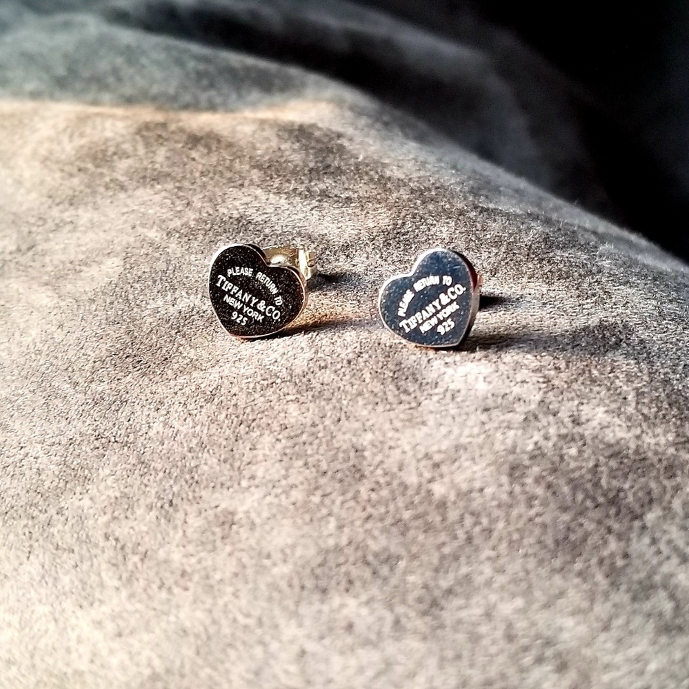 Return to Tiffany earrings